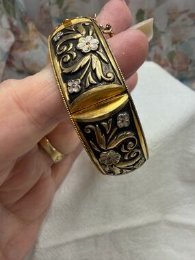 Vintage Damascene Floral Engraved Hinged Bangle Bracelet